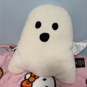 Ghost halloween pillow